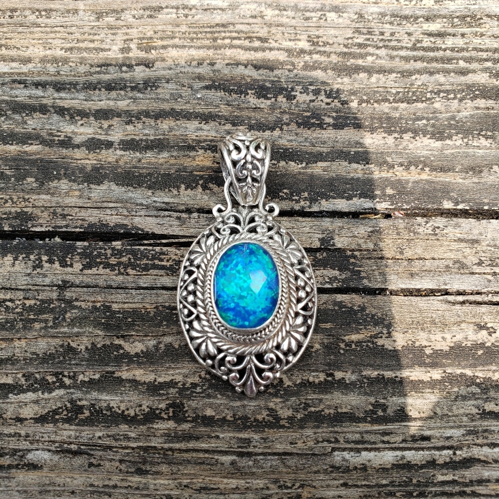 Opal pendant